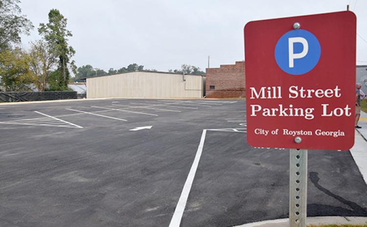 The new Mill Street parking lot in Royston adds 30 public spaces to downtown. (Photo by Scoggins)