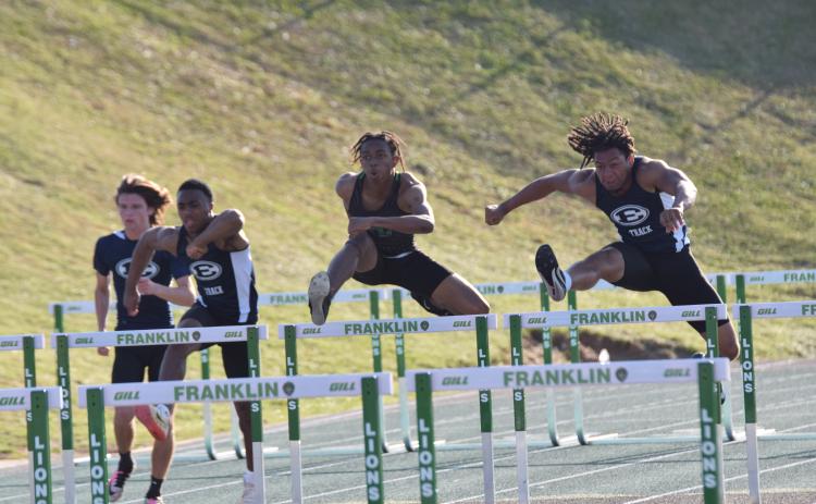 Izzy Mumin made the state meet with an eighth-place finish in the 110 meter hurdles in 16.06 seconds.