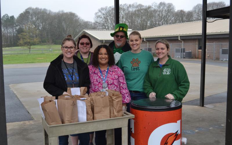 The Franklin County School System has added a location to the list of places where parents can pick up a week's worth of meals for students on Tuesdays.