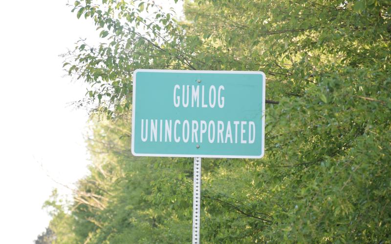 Franklin County commissioners are asking citizens to give their opinion on whether or not to make Gumlog an incorporated city.