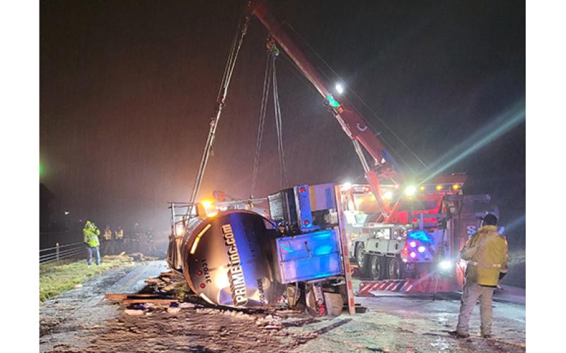 The tanker trailer of a truck hauling soybean oil overturned early Tuesday morning, causing the closure of the southbound lanes of I-85 for more than four hours. (Photo courtesy of Ryan Parks)
