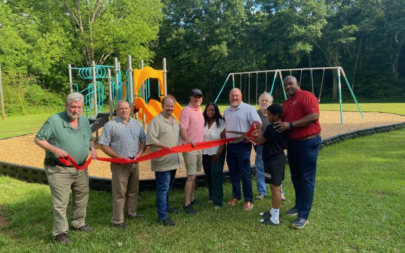 The Royston City Council recently  held a ribbon-cutting for new playground equipment at Tony Jones Park.