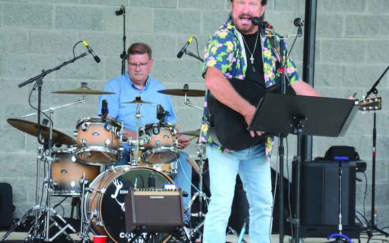 Country recording artist Leon Everette wowed the crowd at the Royston Wellness and Community Park Amphitheater Saturday night.