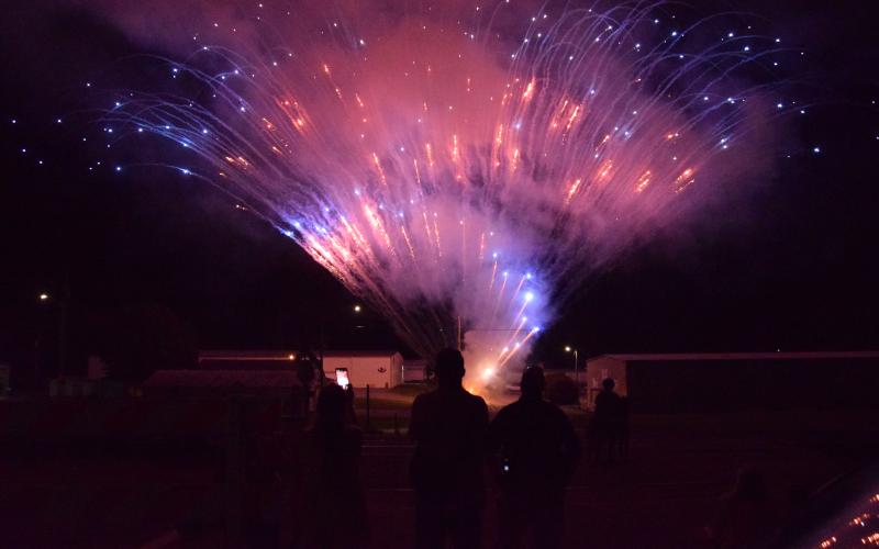 ROYSTON – Fireworks lit up the night and downtown Royston Thursday as part of the city’s celebration of America’s 250th birthday. A concert by Alabama tribute group The Boys In The Band preceded the fireworks show. For more photos, see Page 9. (Photo by Shane Scoggins)