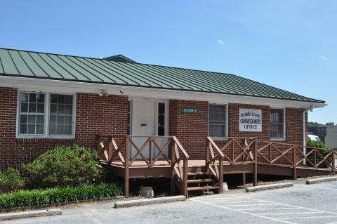 Commissioners voted unanimously Tuesday to hire Kayla Braswell as county clerk, which has been open since January.