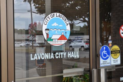 The Lavonia City Council voted Monday to agree to a memorandum of understanding with a housing developer that will provide the developer with tax abatements and other incentives to build 180 units worth $25 million on Ross Place.