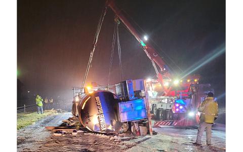 The tanker trailer of a truck hauling soybean oil overturned early Tuesday morning, causing the closure of the southbound lanes of I-85 for more than four hours. (Photo courtesy of Ryan Parks)
