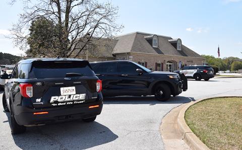 Lavonia Police responded to a report of a bank robbery at Truist Bank in Lavonia. (Photo by Sinclair)