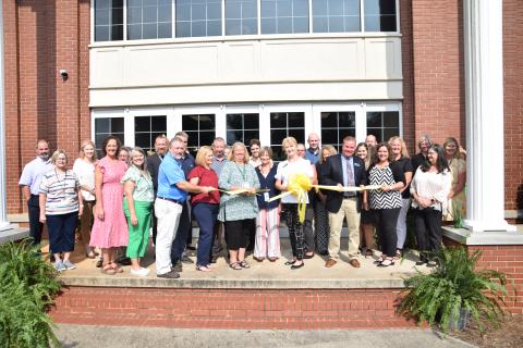 On Monday, an official ribbon-cutting ceremony was held, with Mountain Ed officials, including Franklin campus principals Dr. Sandra Conwell and Sandee Drake, spoke about the school’s mission and their gratitude for their new location.