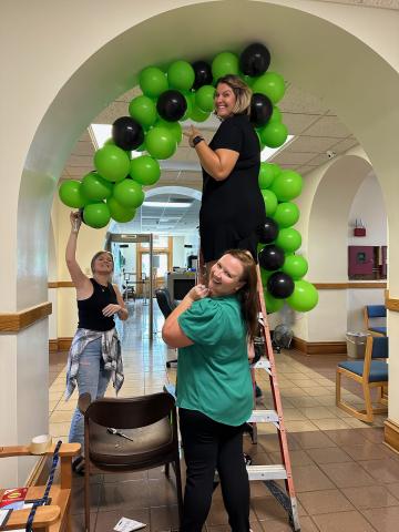 All businesses, schools and other parts of the community were asked to “paint the town green” by decorating in a Franklin County motif for Homecoming Week. 