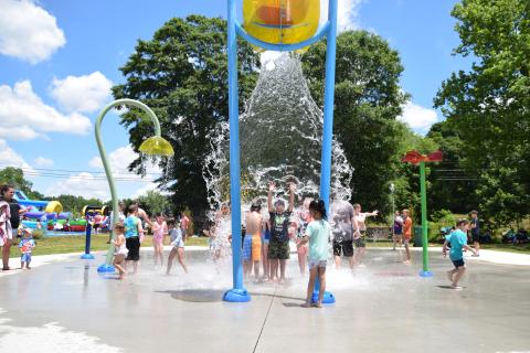 The City of Carnesville’s splash pad is set to reopen with limited hours today.