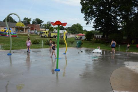 Due to the recent fluctuations in the level of water in the city’s tank, the Carnesville City Council decided to once again close the splash pad until further notice.