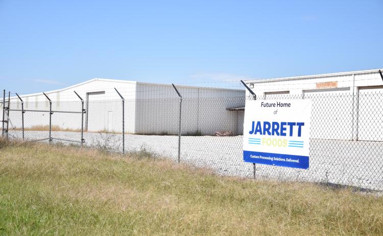 The Lavonia City Council moved the first reading on an annexation and zoning request by a proposed poultry processing plant to a called meeting Nov. 14 at 6 p.m.