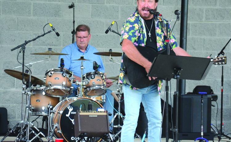 Country recording artist Leon Everette wowed the crowd at the Royston Wellness and Community Park Amphitheater Saturday night.