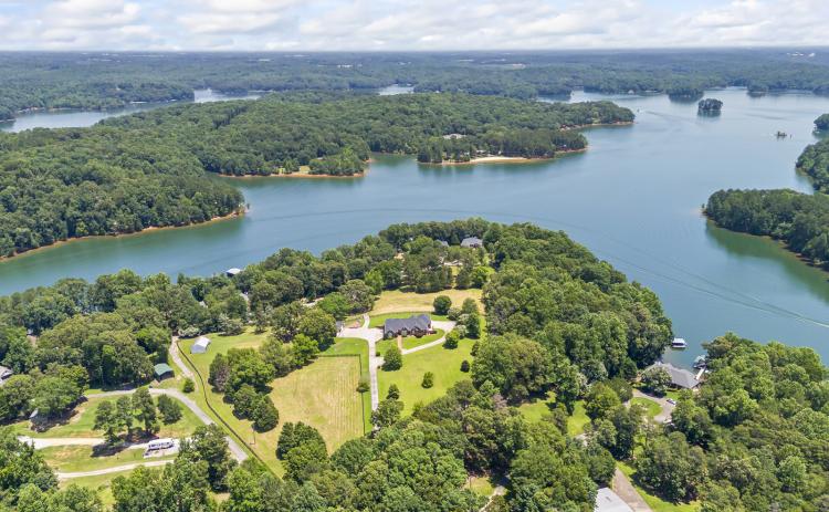 There are many factors that affect the value of lakefront properties, including the view, year-round water depth, dock rights, dock permits, slope of the lot and Corps of Engineers restrictions.