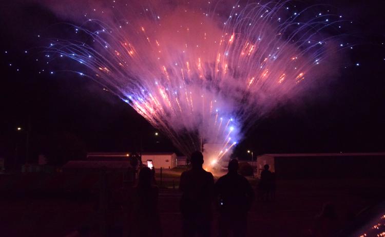 ROYSTON – Fireworks lit up the night and downtown Royston Thursday as part of the city’s celebration of America’s 250th birthday. A concert by Alabama tribute group The Boys In The Band preceded the fireworks show. For more photos, see Page 9. (Photo by Shane Scoggins)