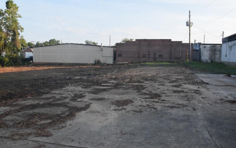 The Royston City Council is working to close on a purchase of an open lot on Mill Street to provide for downtown parking.