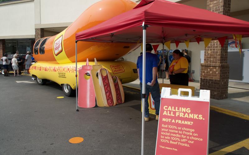 The Oscar Meyer Frankmobile – formerly known as the Weiner Mobile – rolled into  Dill’s Food City in Lavonia Monday afternoon.