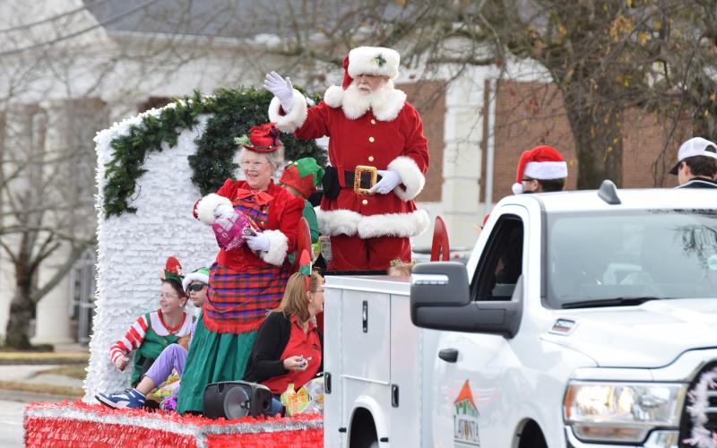 On Saturday, Santa appeared in the Lavonia Christmas Parade.