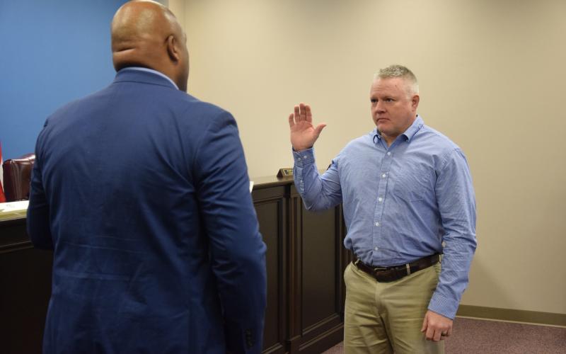 Two new members of the Royston City Council and one returning incumbent were sworn in Tuesday in a ceremony at Royston City Hall.