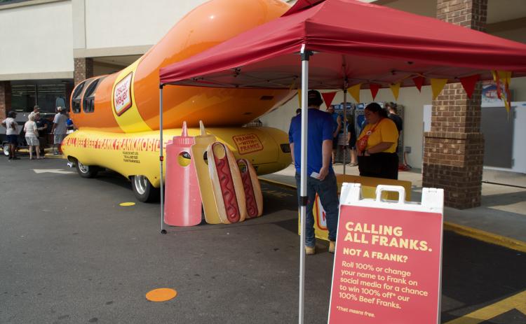 The Oscar Meyer Frankmobile – formerly known as the Weiner Mobile – rolled into  Dill’s Food City in Lavonia Monday afternoon.
