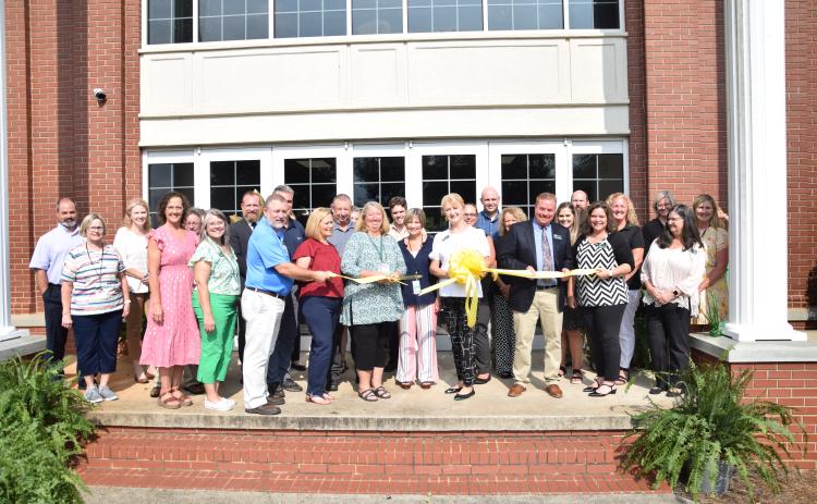 On Monday, an official ribbon-cutting ceremony was held, with Mountain Ed officials, including Franklin campus principals Dr. Sandra Conwell and Sandee Drake, spoke about the school’s mission and their gratitude for their new location.